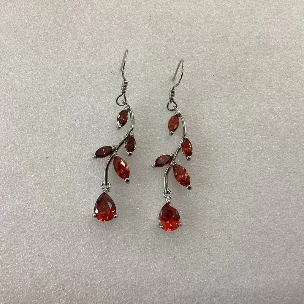 Zarte handwerkliche Ohrring