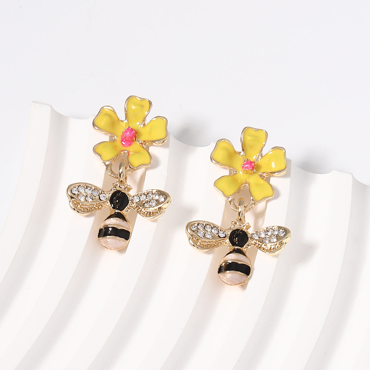 Atemberaubende Ohrring für den Alltag