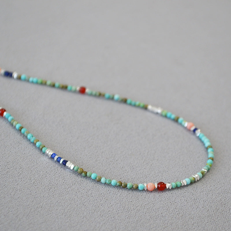 Schöne Halskette mit einzigartigem Stil