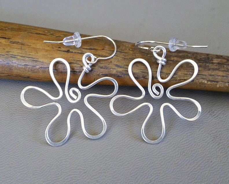 Atemberaubende Ohrring für den Alltag