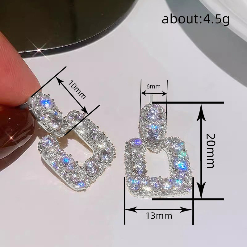 Atemberaubende Ohrring für den Alltag