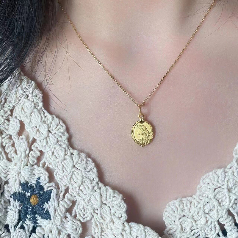 Zarte handwerkliche Halskette