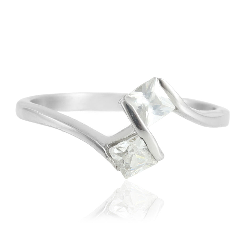 Zarte handwerkliche Ring