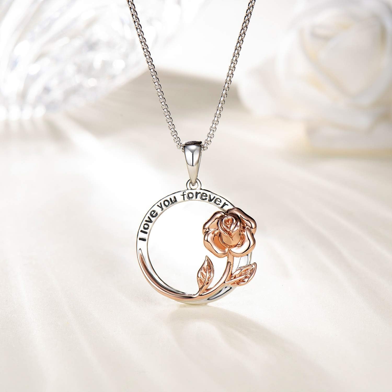 Schöne Halskette mit einzigartigem Stil