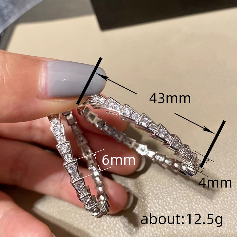 Atemberaubende Ohrring für den Alltag