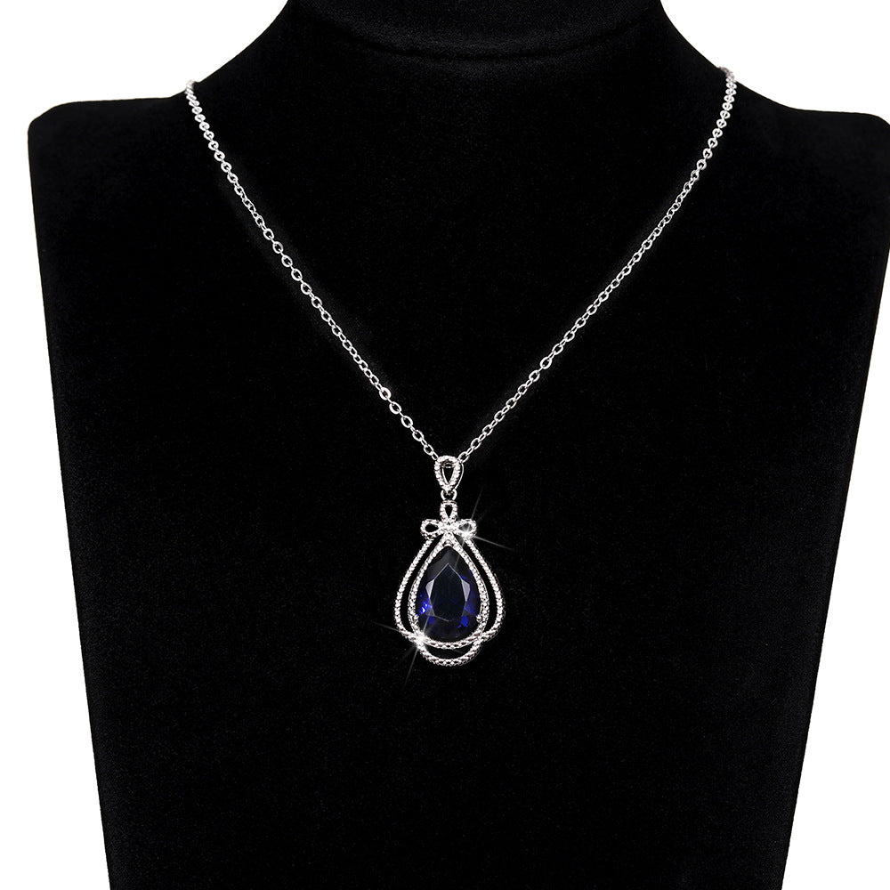 Schöne Halskette mit einzigartigem Stil