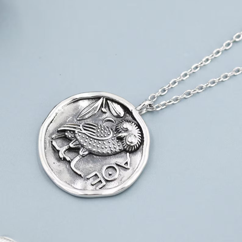 Zarte handwerkliche Halskette