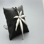 Zarte handwerkliche Halskette