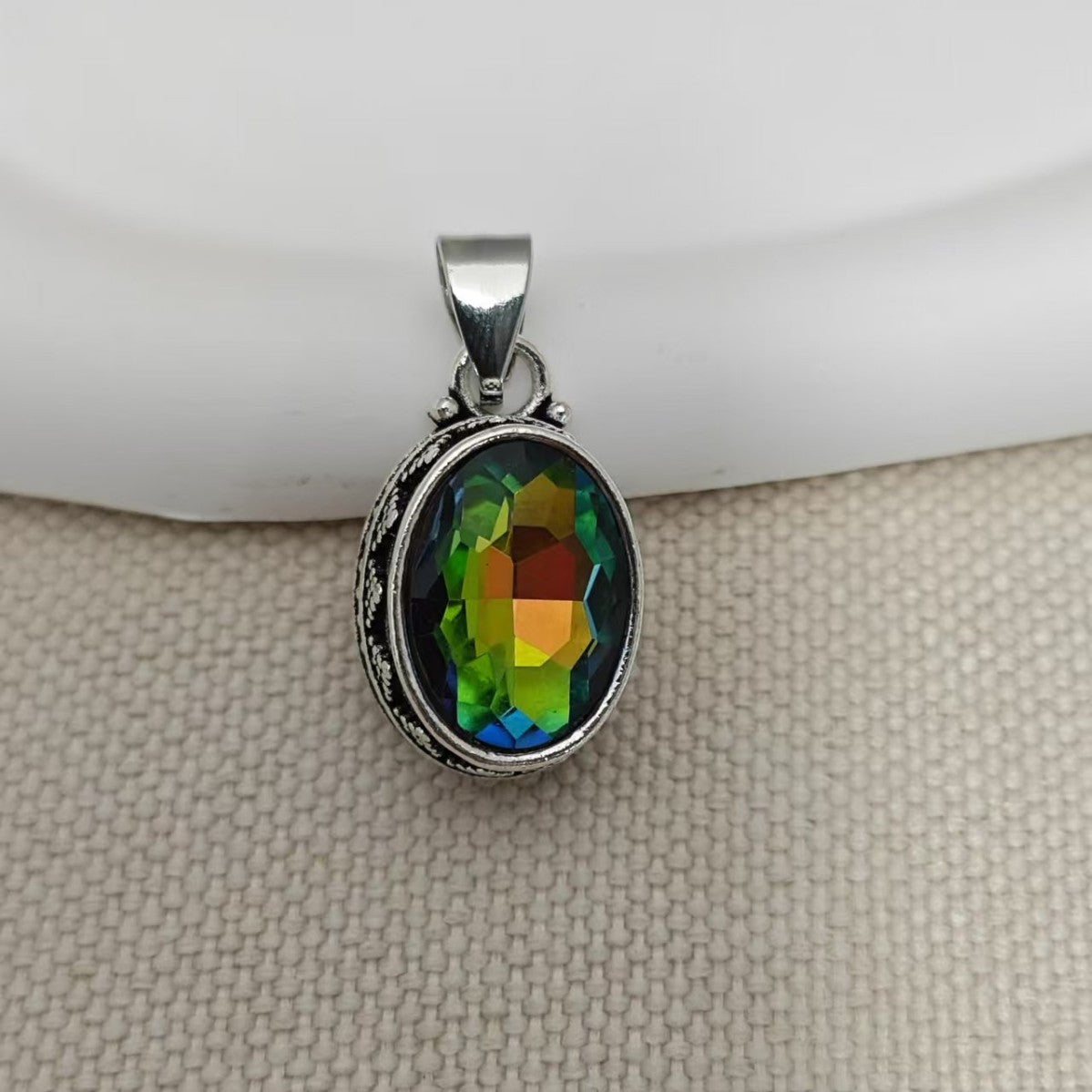 Zarte handwerkliche Halskette