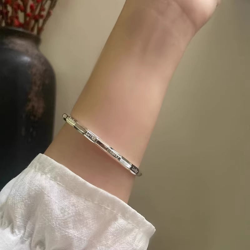 Schöne Armband mit einzigartigem Stil