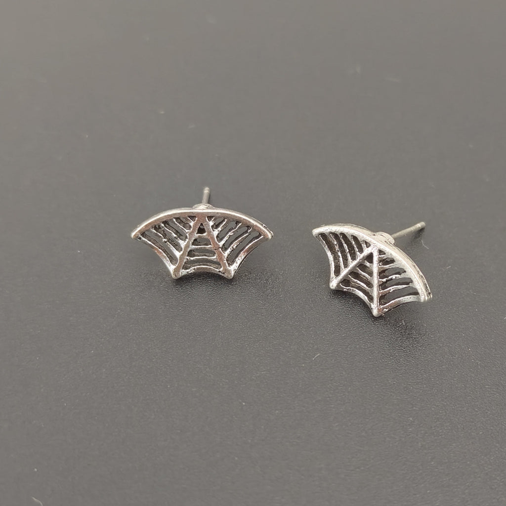 Zarte handwerkliche Ohrring