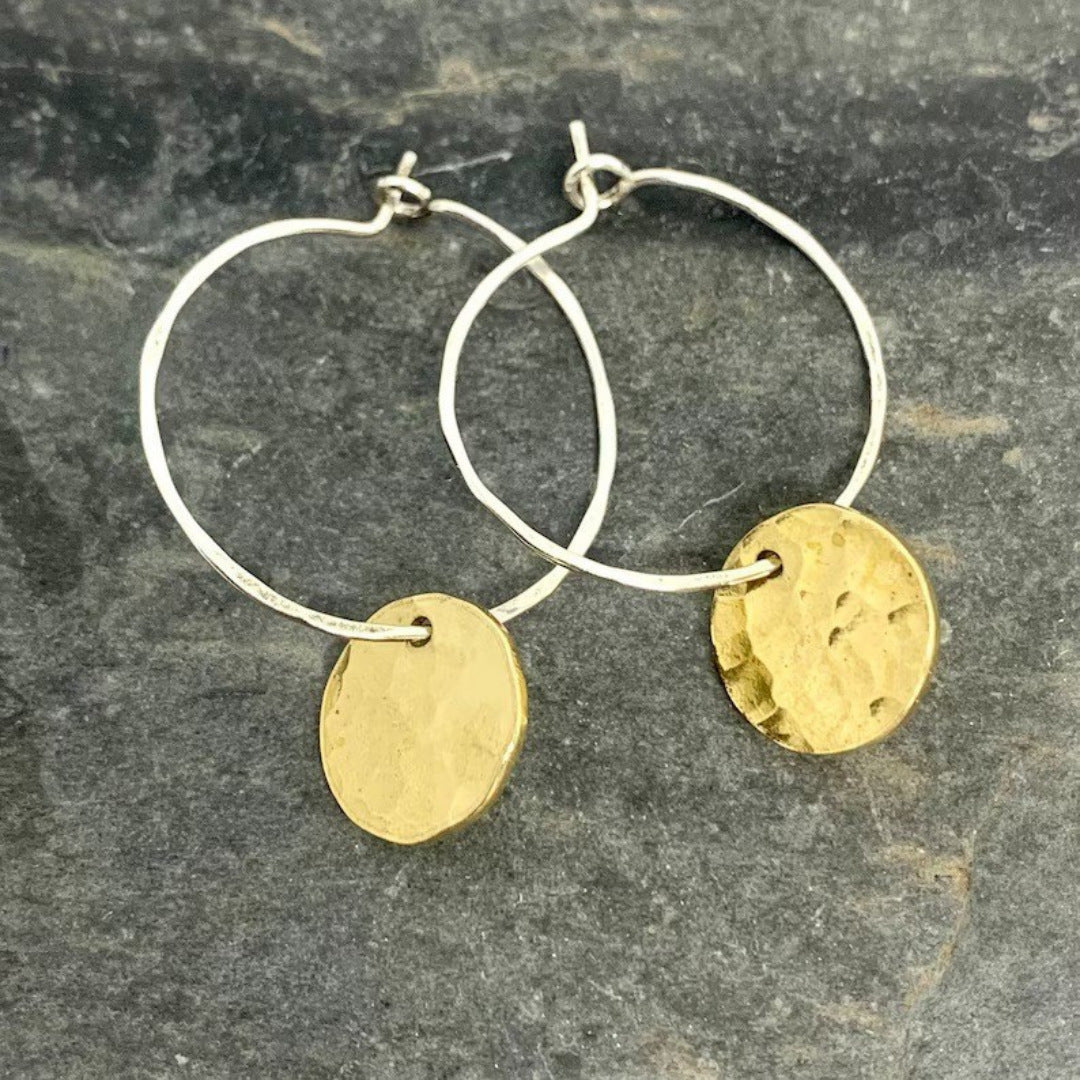 Zarte handwerkliche Ohrring