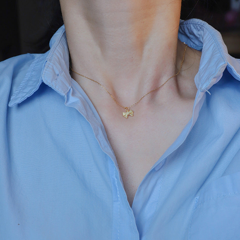 Schöne Halskette mit einzigartigem Stil