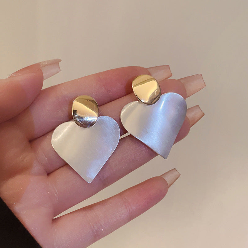 Atemberaubende Ohrring für den Alltag