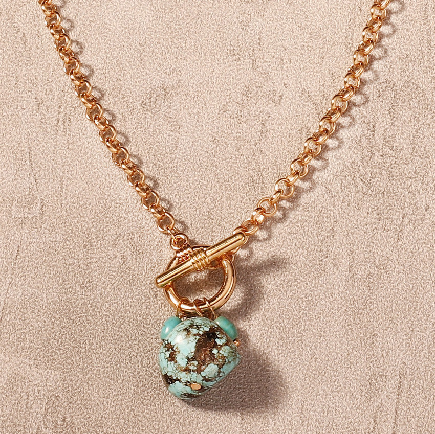 Schöne Halskette mit einzigartigem Stil