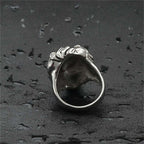 Zarte handwerkliche Ring