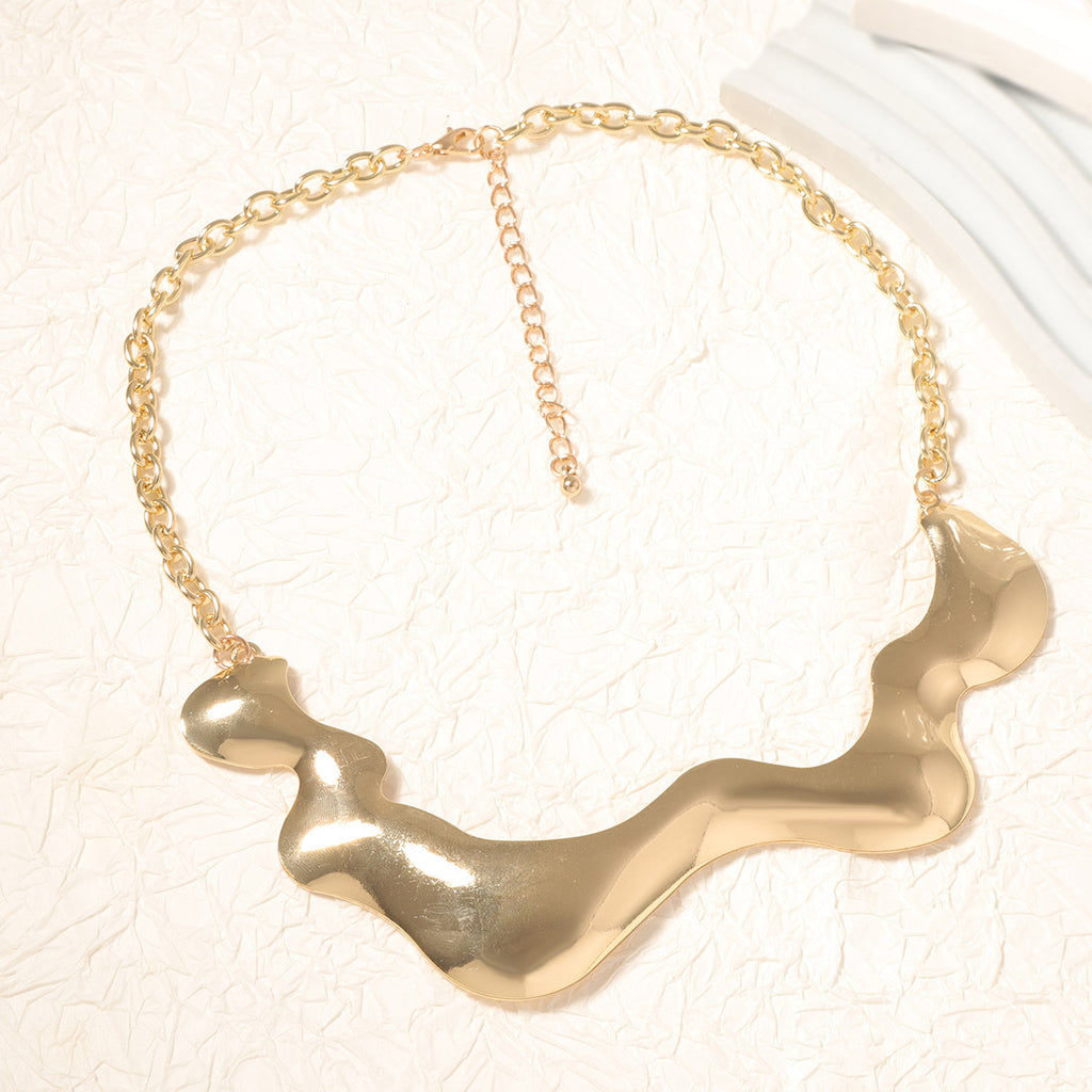 Schöne Halskette mit einzigartigem Stil