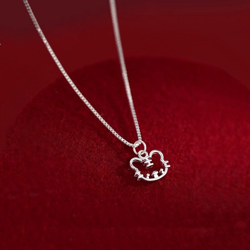 Zarte handwerkliche Halskette