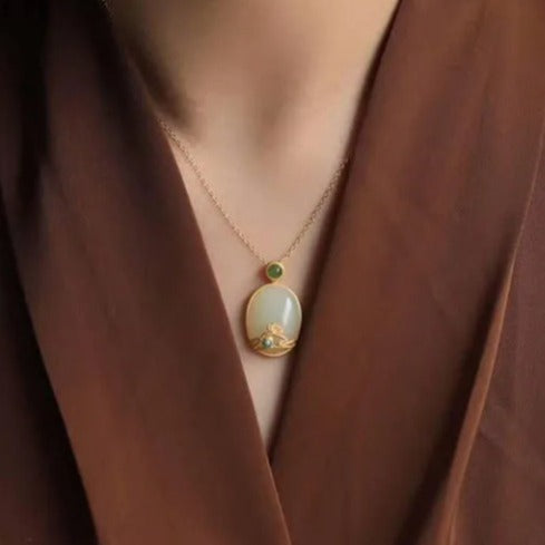 Schöne Halskette mit einzigartigem Stil