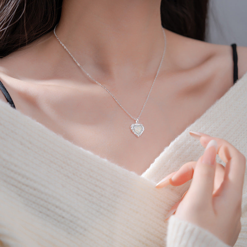 Schöne Halskette mit einzigartigem Stil