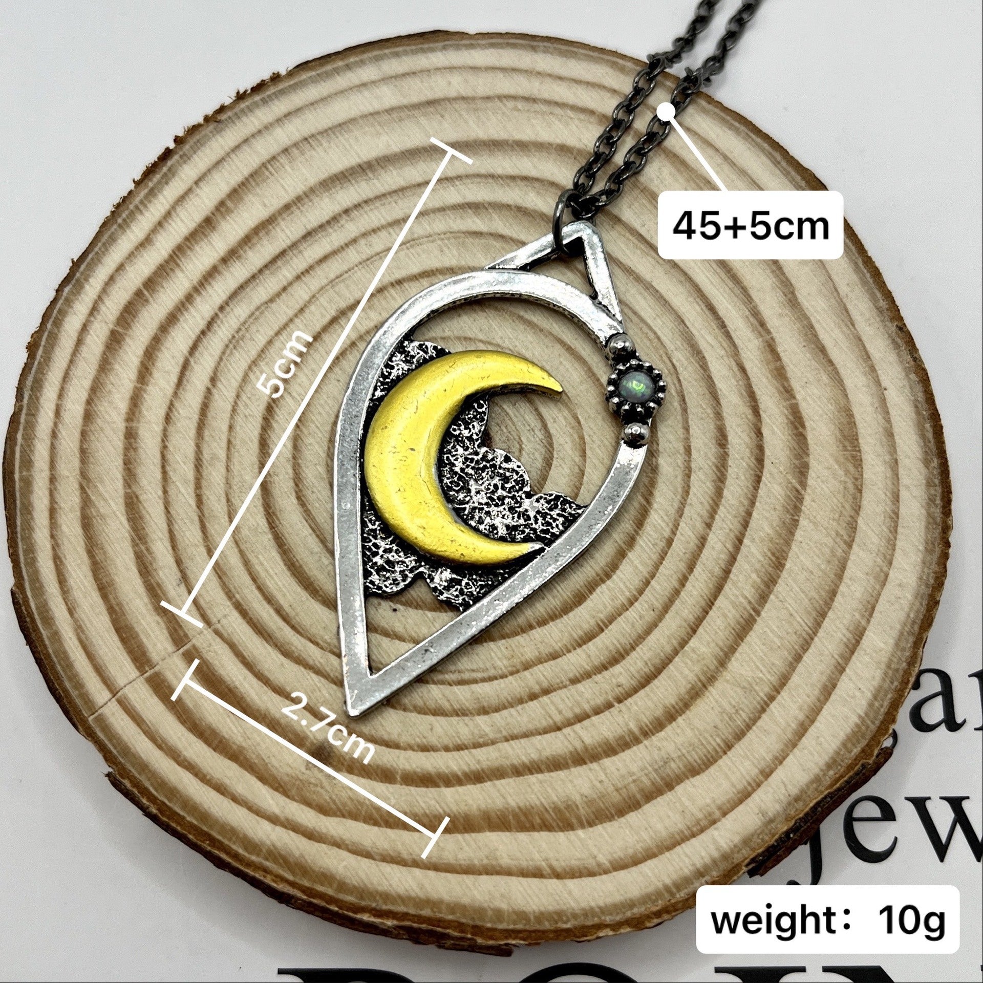 Schöne Halskette mit einzigartigem Stil