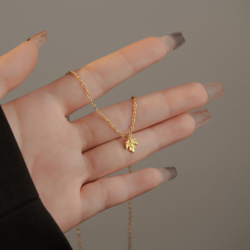 Schöne Halskette mit einzigartigem Stil