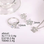 Schöne Halskette mit einzigartigem Stil