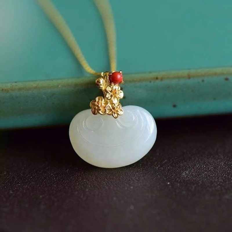 Schöne Gold Halskette mit einzigartigem Stil