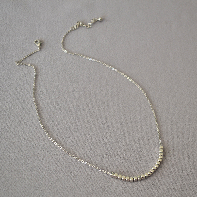 Schöne Gold Halskette mit einzigartigem Stil