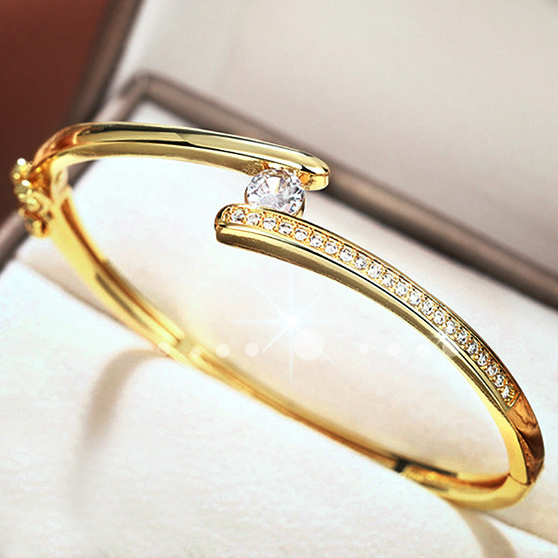 Schöne Armband mit einzigartigem Stil