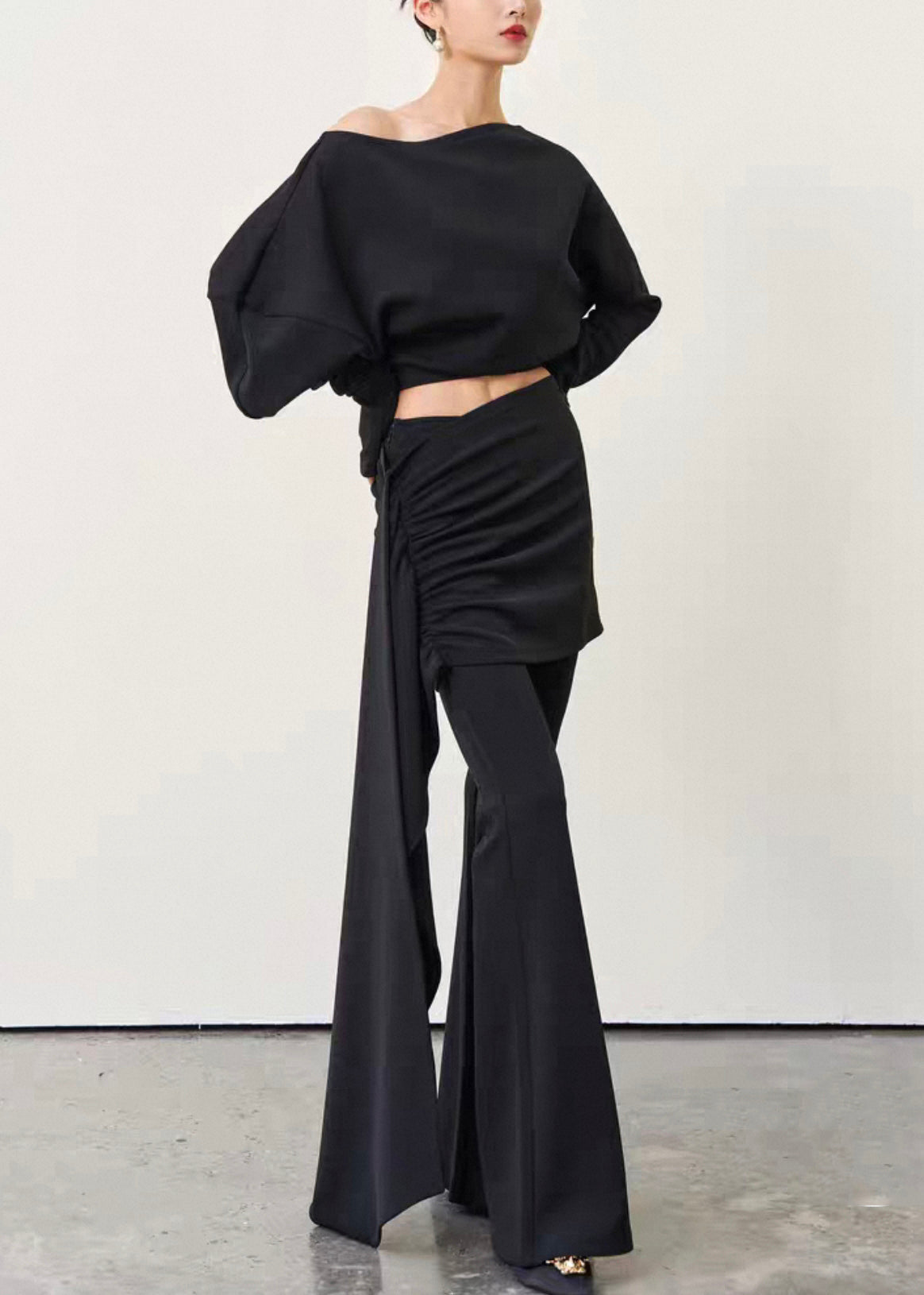 New Black Cold Shoulder T Shirt and Flared Trousers Cotton Two Pieces Set Batwing Sleeve