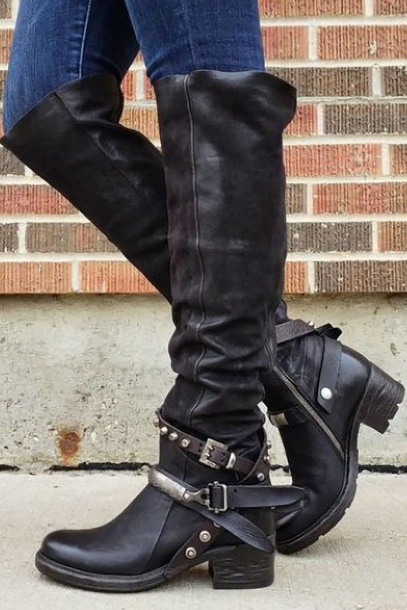 Ankle-high boots with buckle