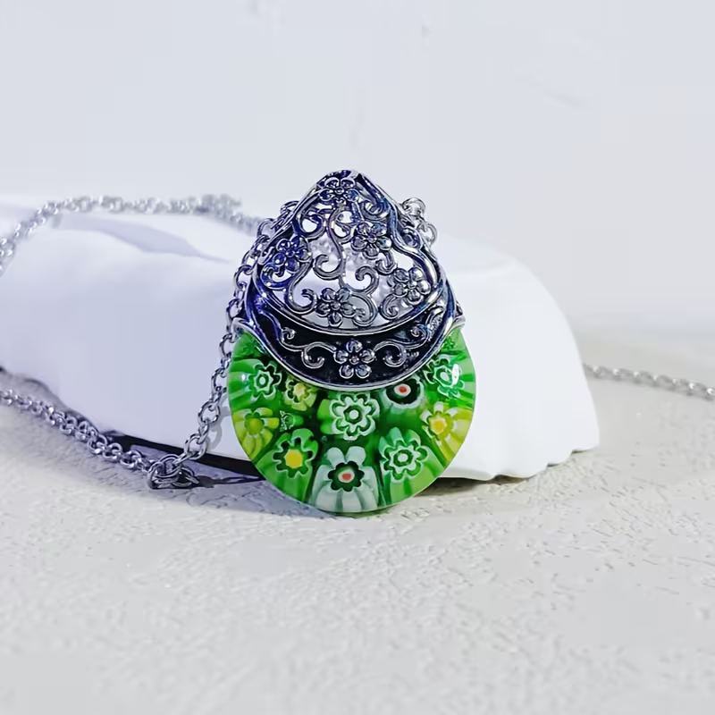 Zarte handwerkliche Halskette