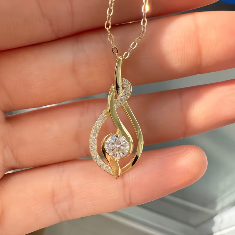 Schöne Halskette mit einzigartigem Stil