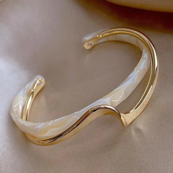 Schöne Gold Armband mit einzigartigem Stil