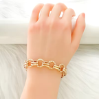 Klassische Gold Armband mit zeitloser Eleganz